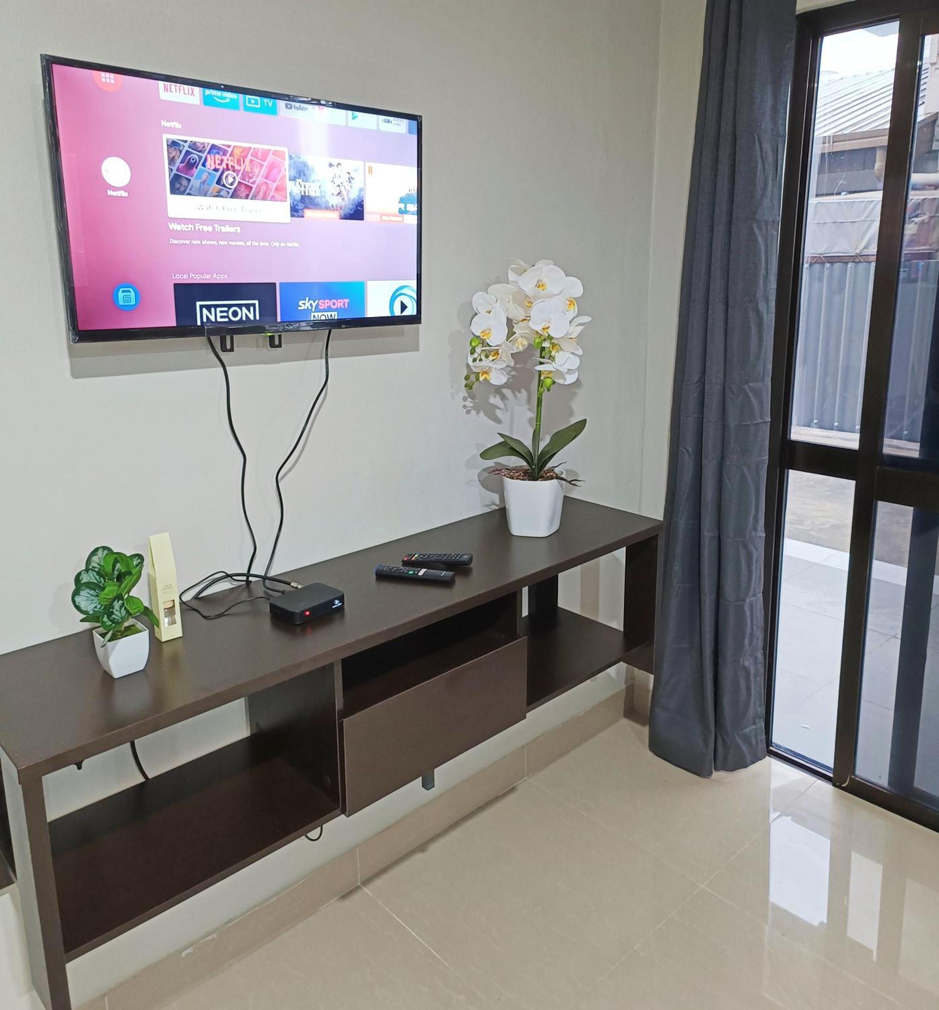 Pacific Apartments نادي المظهر الخارجي الصورة